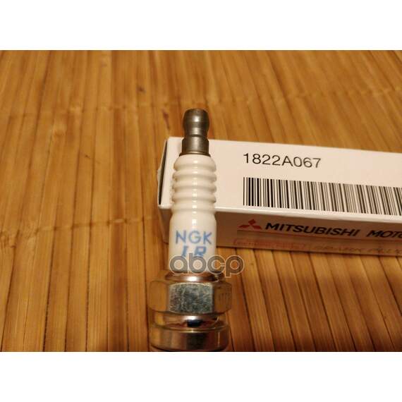 Купить СВЕЧА ЗАЖИГАНИЯ 1822A067